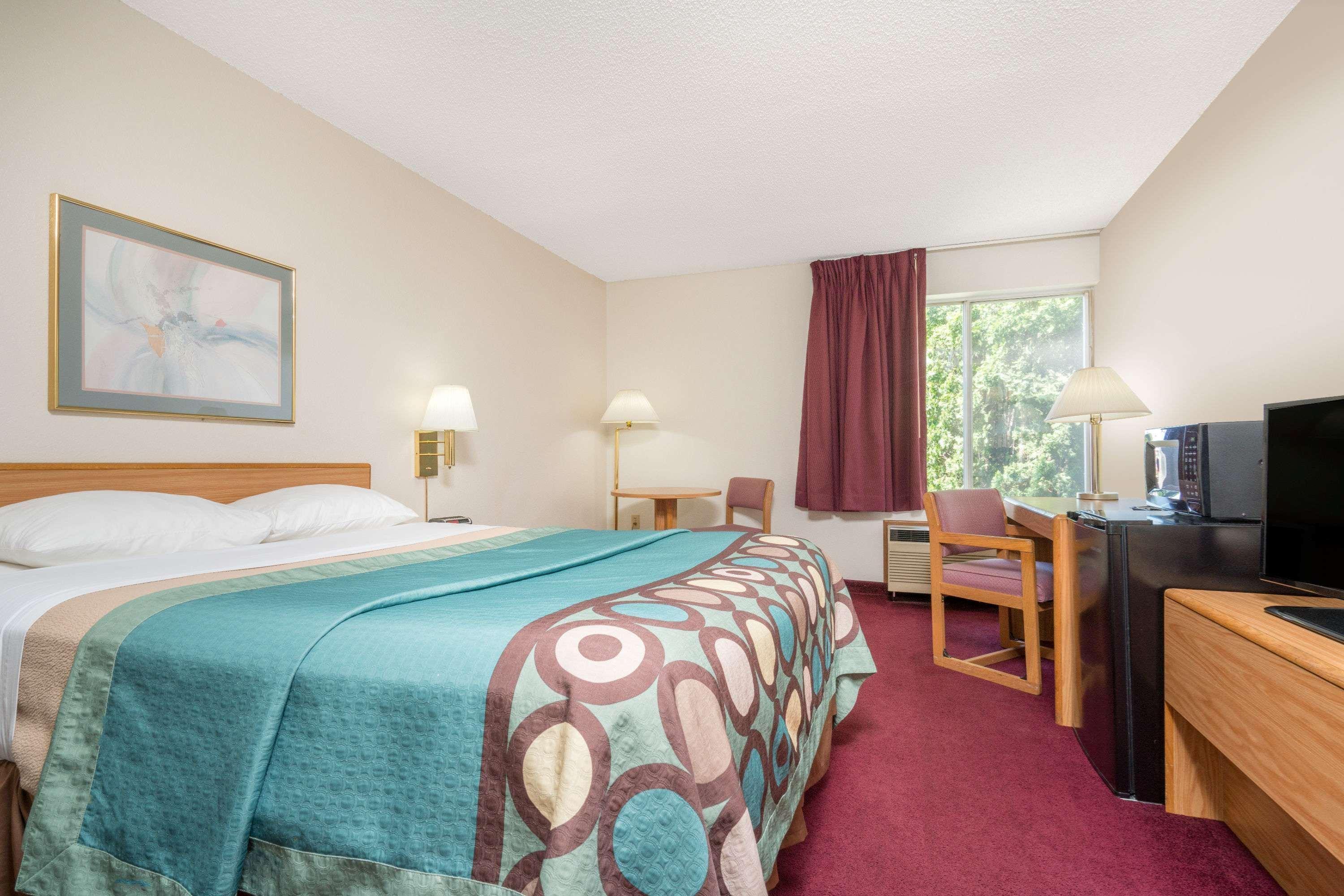 Мотель Super 8 By Wyndham Menomonie Wi Екстер'єр фото