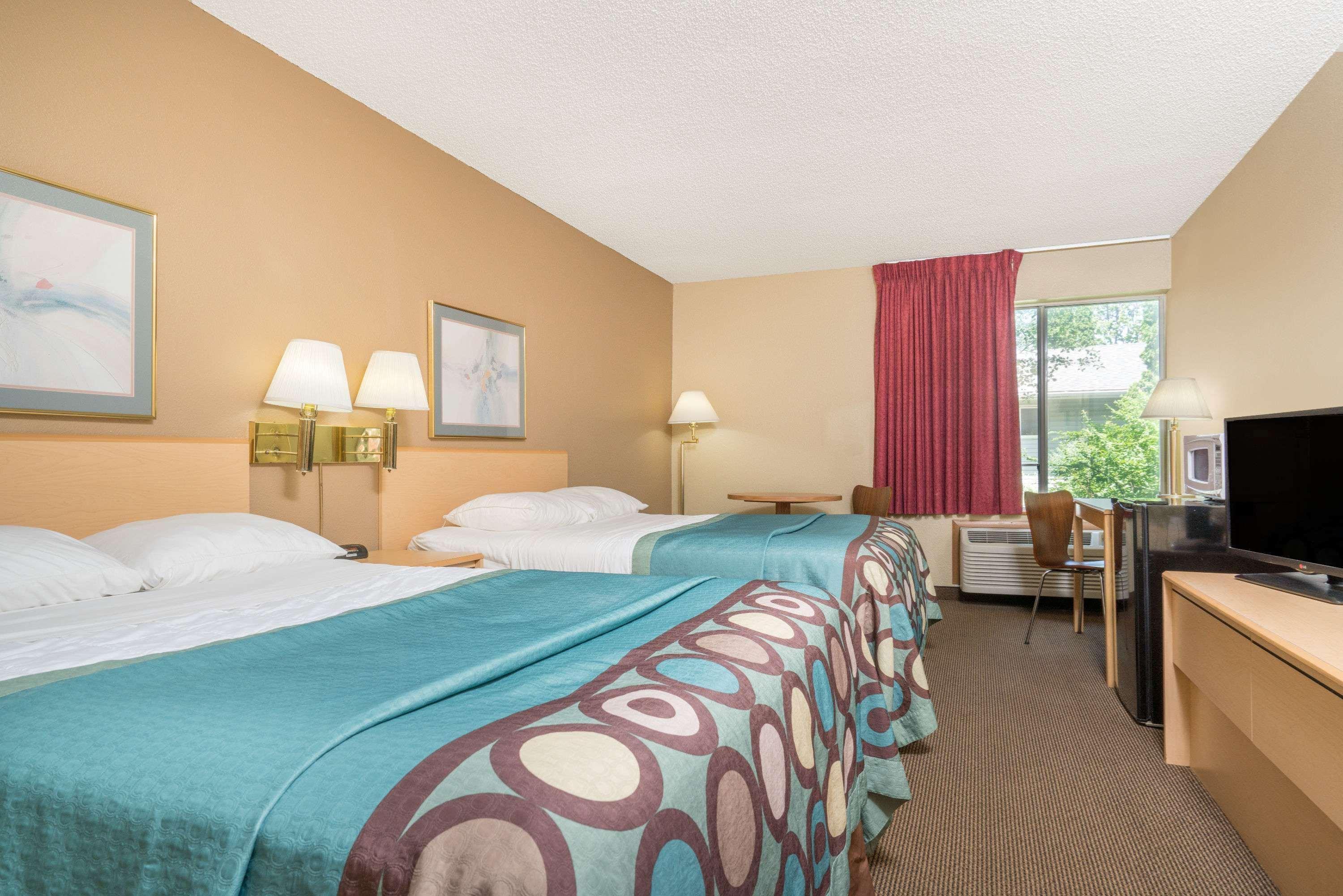 Мотель Super 8 By Wyndham Menomonie Wi Екстер'єр фото