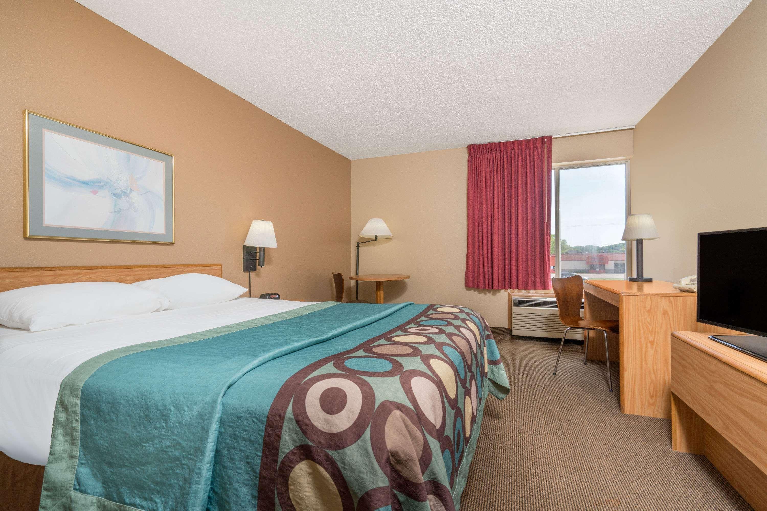 Мотель Super 8 By Wyndham Menomonie Wi Екстер'єр фото