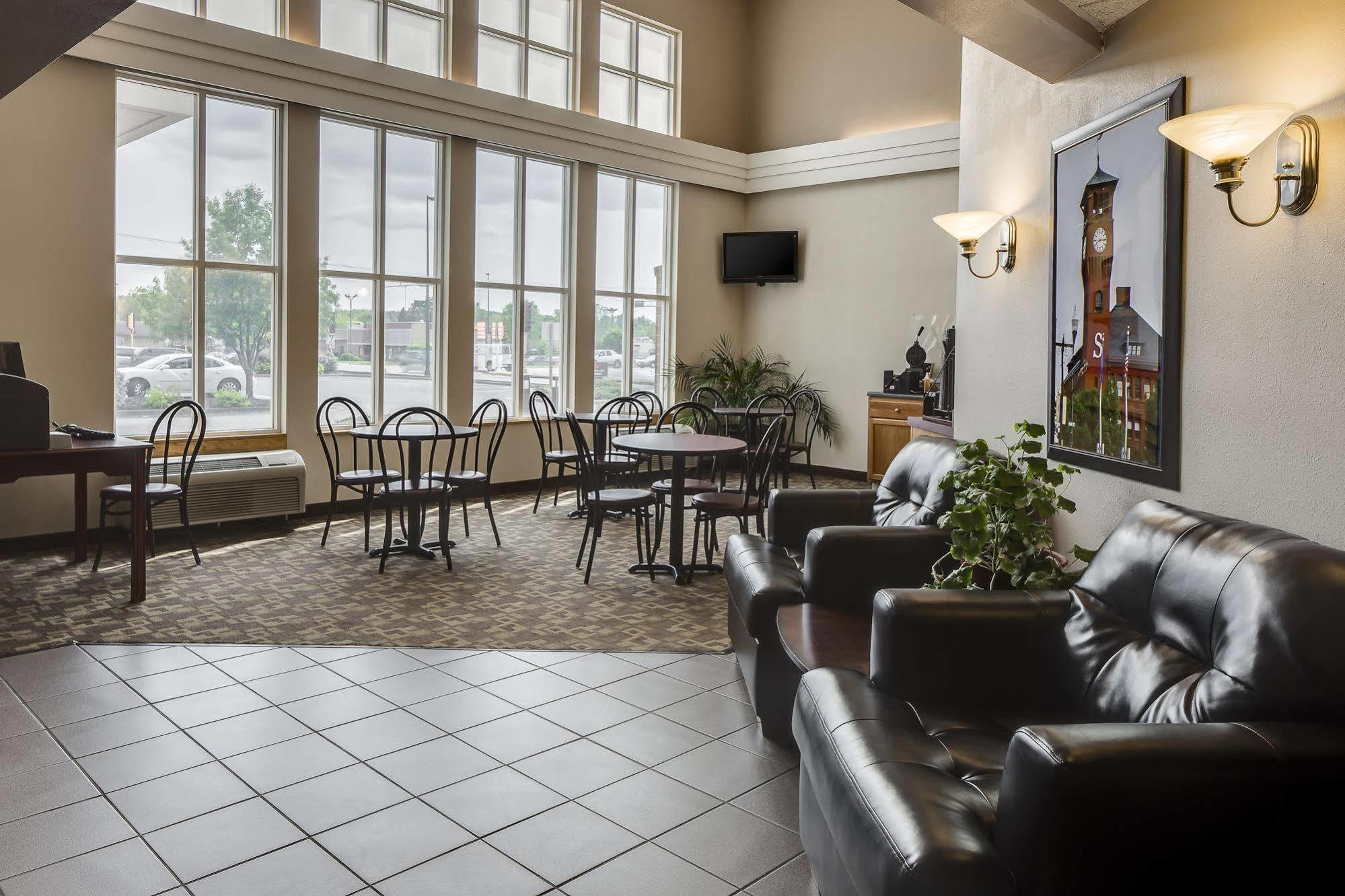 Мотель Super 8 By Wyndham Menomonie Wi Екстер'єр фото